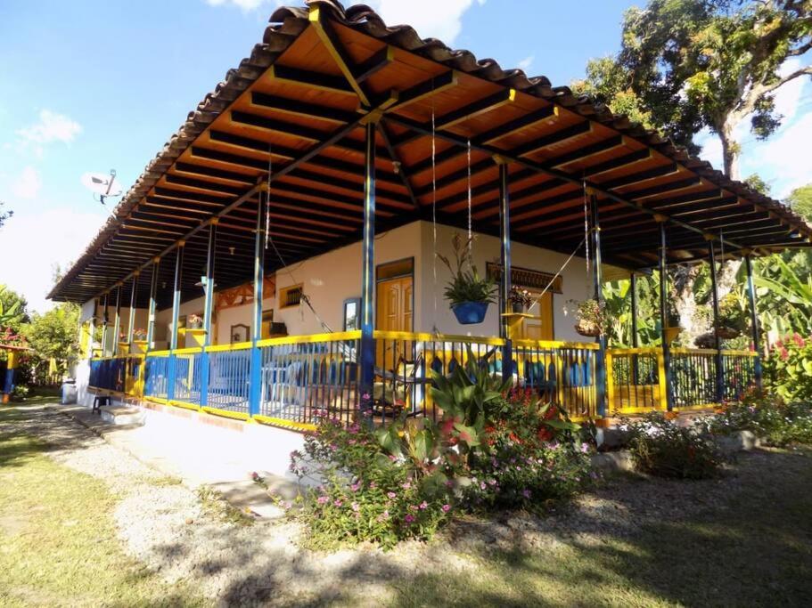 Casa Finca Villa Luz A 800 Mts Del Parque Del Cafe مونتينيغرو المظهر الخارجي الصورة